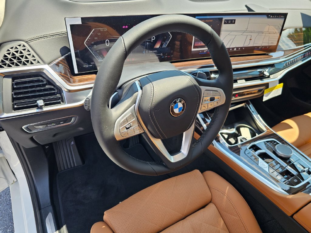 Used 2027 BMW X7 xDrive40i AWD/4WD image 15