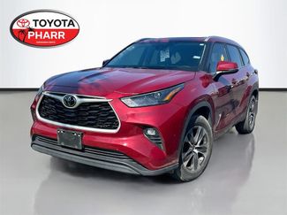 Used 2023 Toyota Highlander XLE FWD video 1
