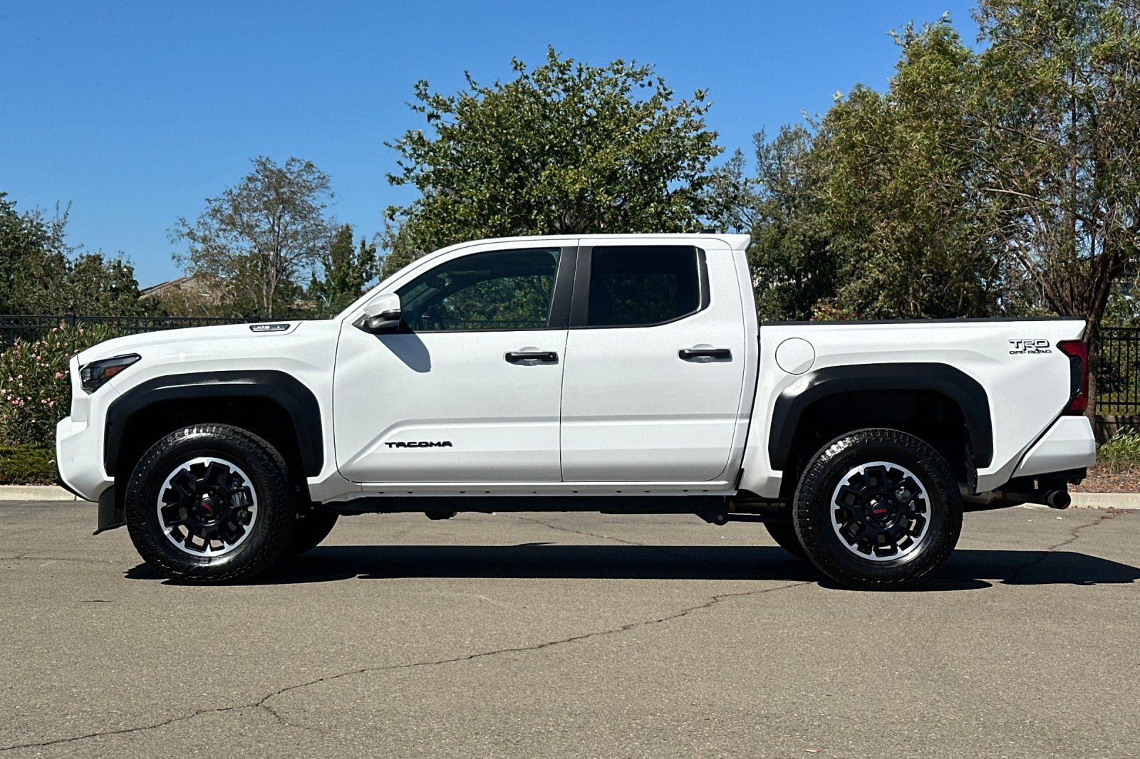 Certified 2026 Toyota Tacoma TRD Off-Road w/ TRD Off Road Upgrade Package AWD/4WD image 8