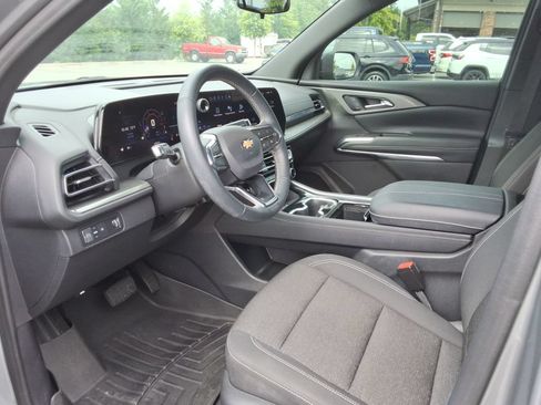 Certified 2024 Chevrolet Traverse LT FWD image 22