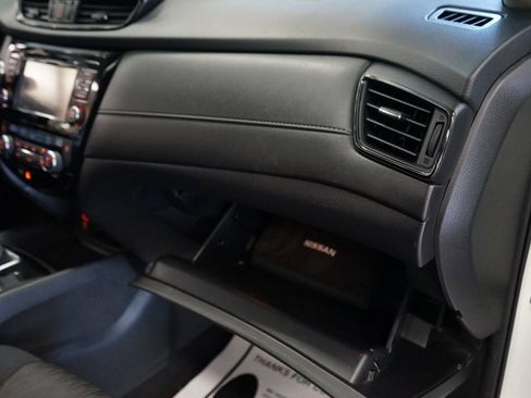 Used 2017 Nissan Rogue SV AWD/4WD image 42