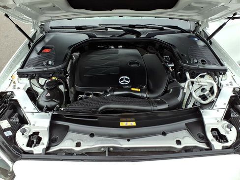 Used 2021 Mercedes-Benz E 350 4MATIC Sedan image 9