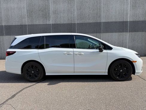 Used 2025 Honda Odyssey Sport-L image 2