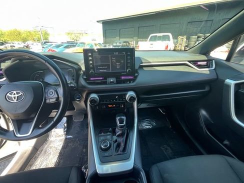 Used 2021 Toyota RAV4 SE w/ Weather & Moonroof Package AWD/4WD image 33