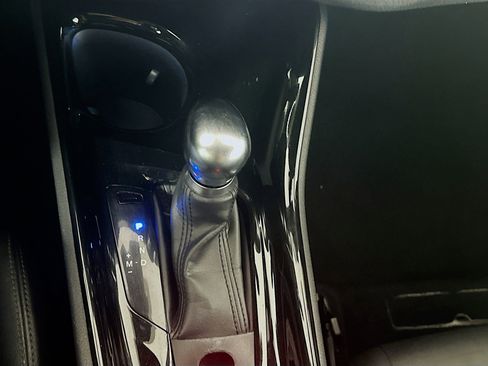 Used 2019 Toyota C-HR Limited image 25