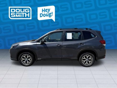 Certified 2023 Subaru Forester Premium AWD/4WD image 2