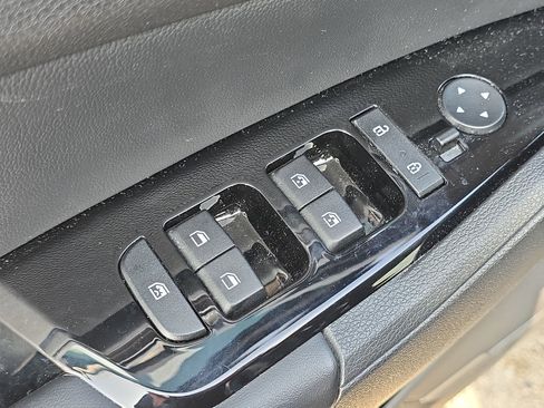 Used 2023 Kia Sportage EX image 13