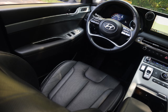 Used 2023 Hyundai Palisade SEL AWD/4WD image 2