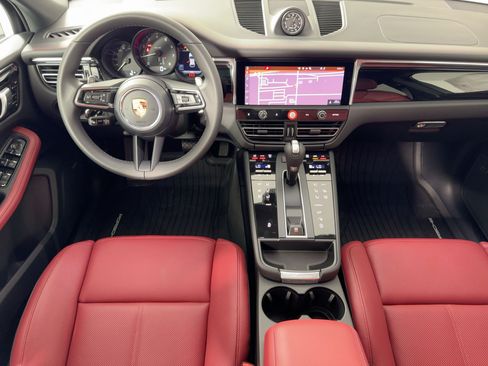 Used 2026 Porsche Macan AWD/4WD image 27