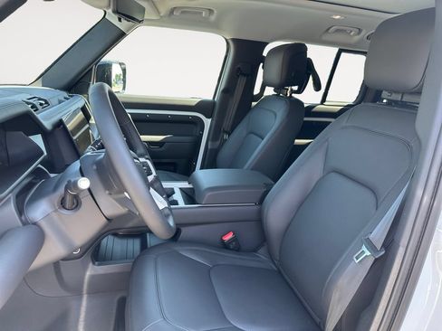 New 2026 Land Rover Defender 130 X-Dynamic SE AWD/4WD image 9