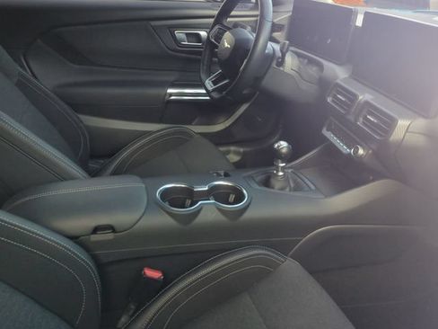 Used 2025 Ford Mustang GT RWD image 8