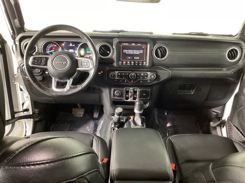 Used 2022 Jeep Wrangler Unlimited Sahara w/ Cold Weather Group image 16