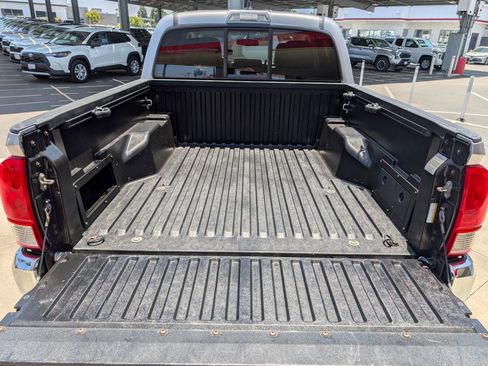 Used 2016 Toyota Tacoma SR5 w/ SR5 Appearance Package (SN) RWD image 25