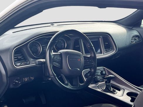 Used 2022 Dodge Challenger GT RWD image 9