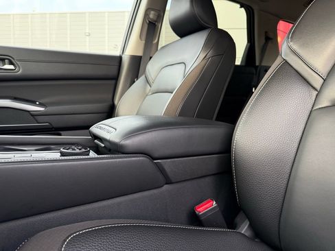 Certified 2024 Nissan Pathfinder SL AWD/4WD image 26