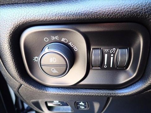 Used 2023 RAM 1500 Laramie AWD/4WD image 18