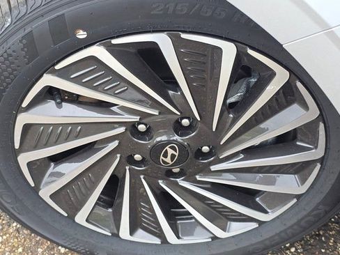 Certified 2025 Hyundai Sonata SEL image 19