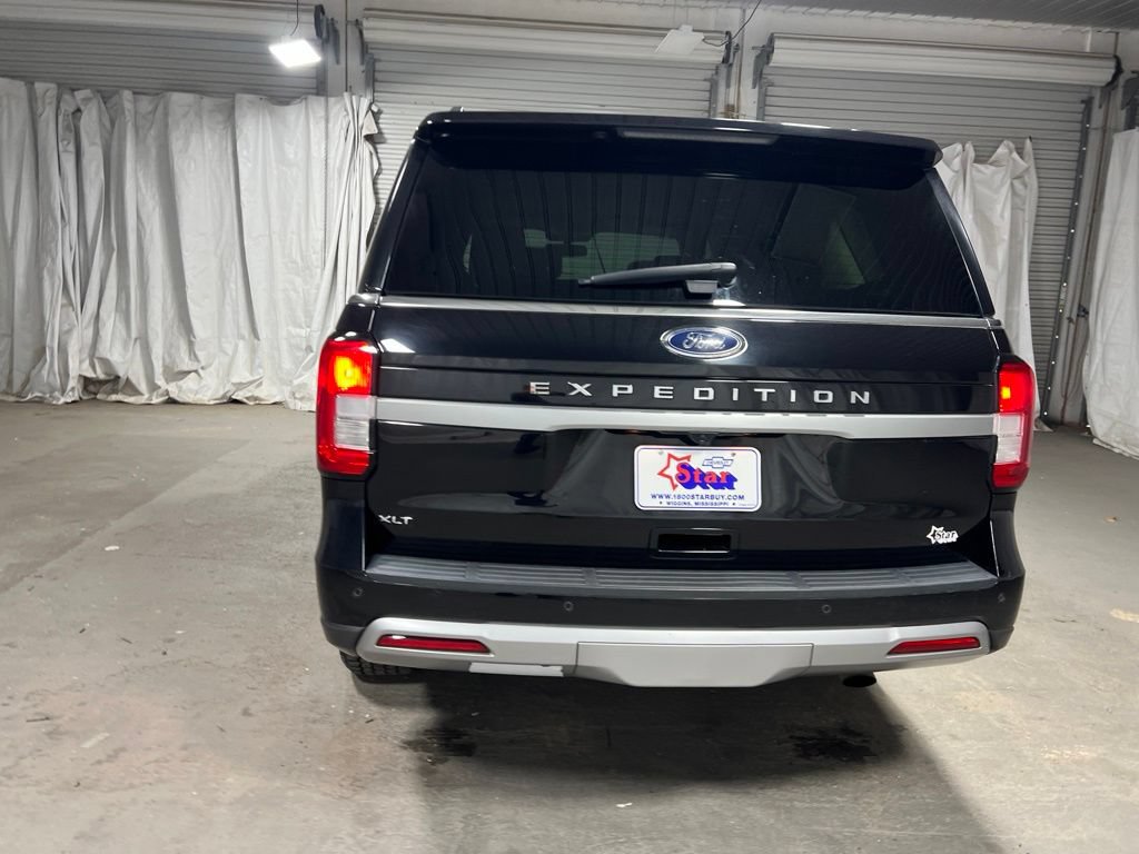 Used 2024 Ford Expedition XLT AWD/4WD image 6