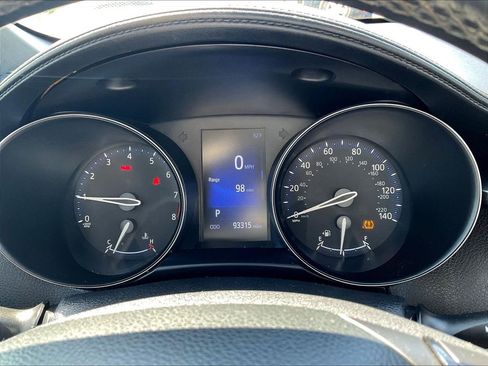 Used 2018 Toyota C-HR XLE FWD image 12