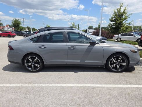 Used 2023 Honda Accord Sport image 8
