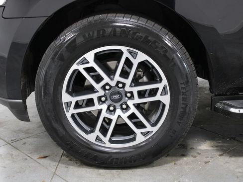 Used 2022 Ford Expedition Limited AWD/4WD image 19