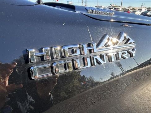 Used 2023 Chevrolet Silverado 1500 High Country w/ Technology Package image 8