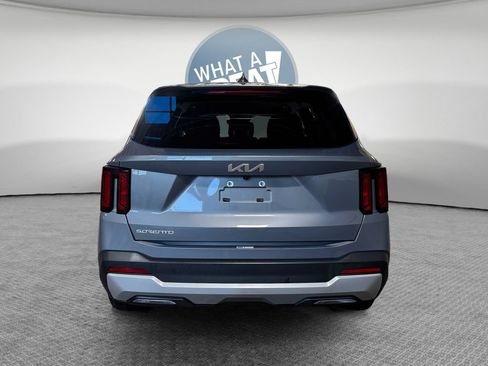 Certified 2024 Kia Sorento LX FWD image 5