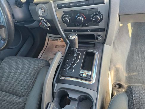 Used 2007 Jeep Commander Sport image 32