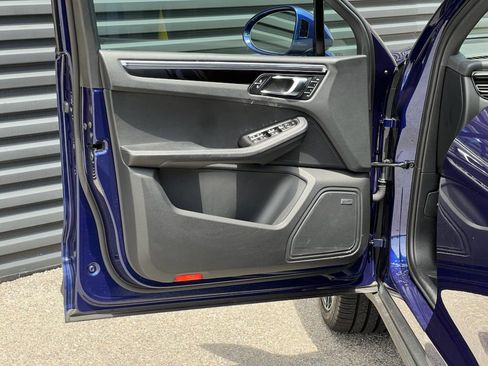 Certified 2022 Porsche Macan w/ Premium Package Plus image 13