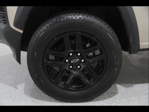 Used 2024 Chevrolet Colorado Trail Boss w/ Technology Package AWD/4WD image 23