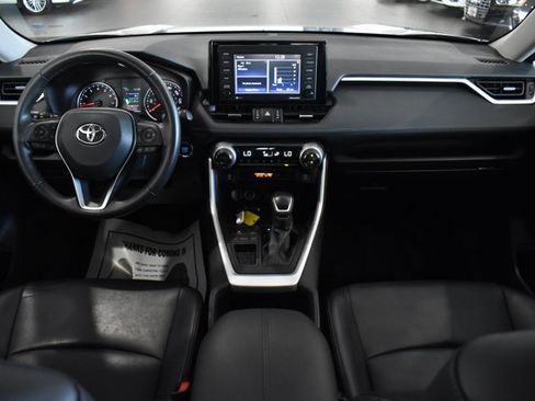 Used 2022 Toyota RAV4 XLE Premium image 12