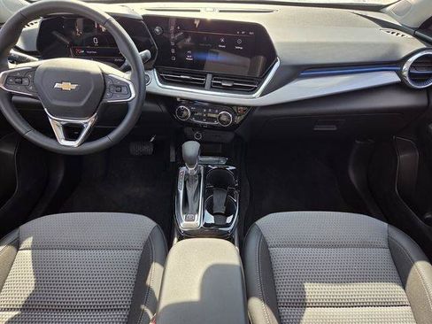Used 2024 Chevrolet Trax LT w/ Driver Confidence Package FWD image 15