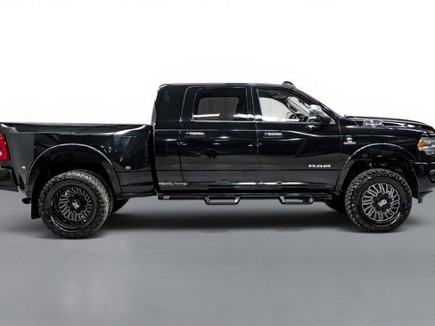 Used 2022 RAM 3500 Laramie AWD/4WD image 6