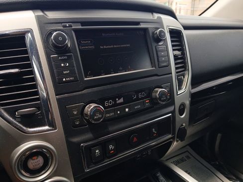 Used 2019 Nissan Titan SV w/ SV Convenience Package AWD/4WD image 20