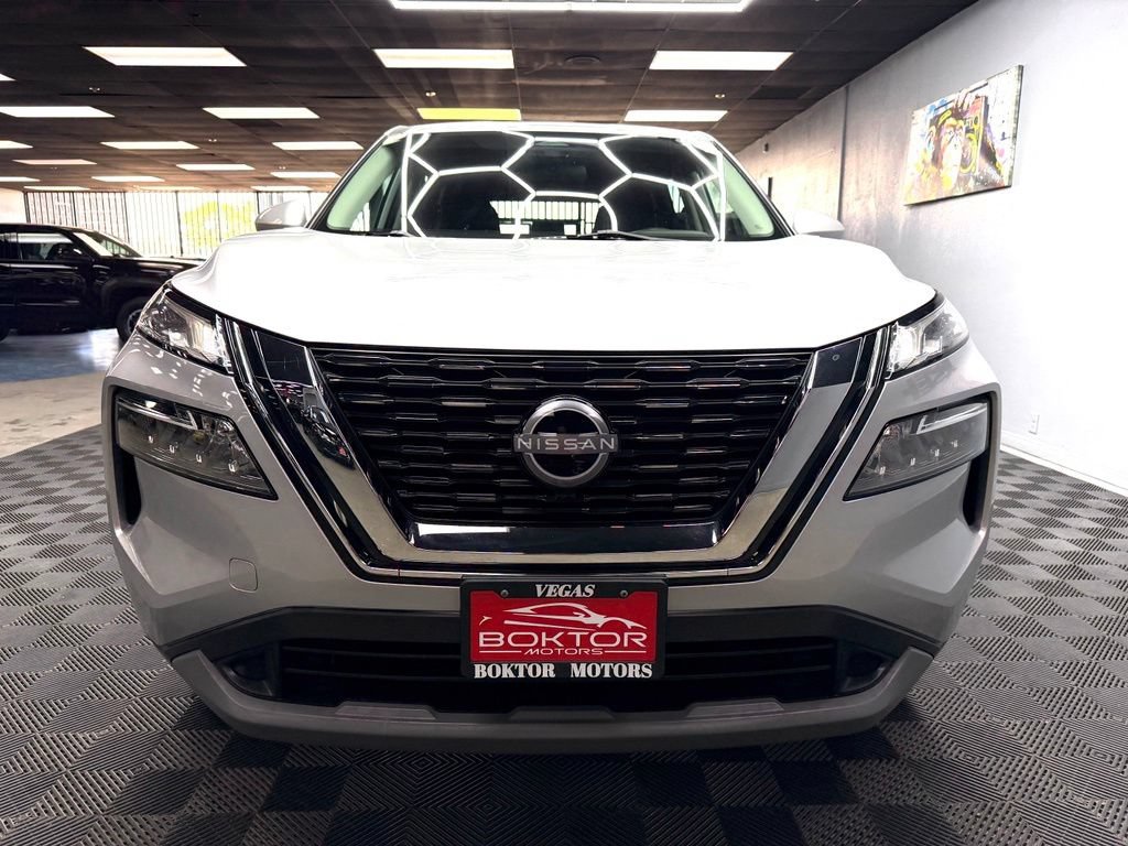 Used 2022 Nissan Rogue SV FWD image 3