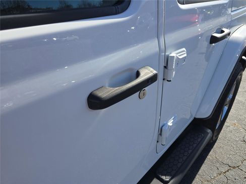 Used 2022 Jeep Wrangler Unlimited Sahara w/ LED Lighting Group image 13