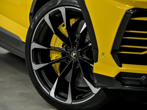 Used 2020 Lamborghini Urus AWD/4WD image 4
