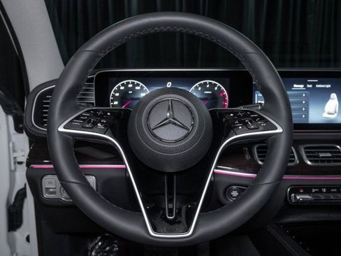 Certified 2025 Mercedes-Benz GLS 450 4MATIC image 24