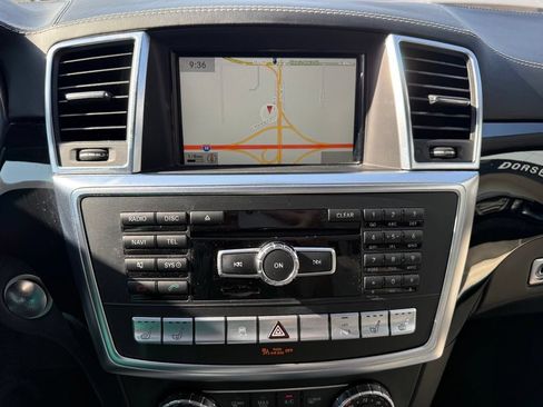 Used 2015 Mercedes-Benz GL 550 4MATIC image 12