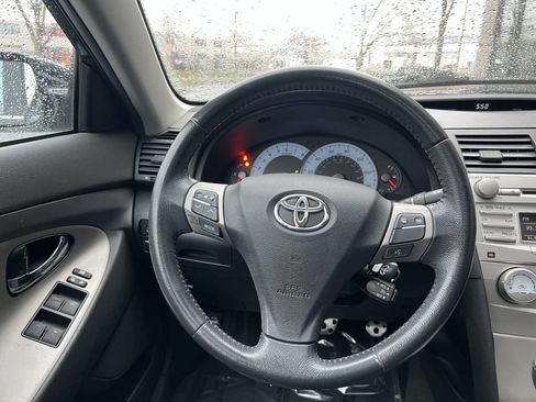 Used 2011 Toyota Camry SE w/ Sport Leather Pkg FWD image 16