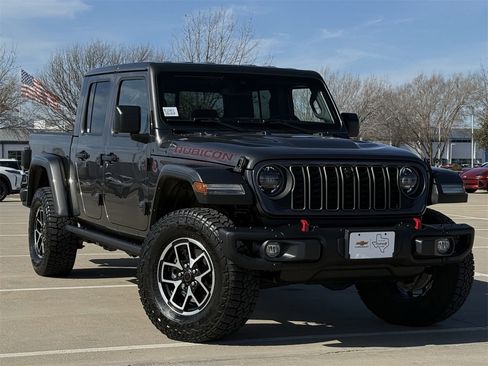 Used 2024 Jeep Gladiator Rubicon image 2