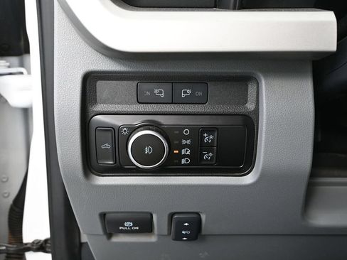 Used 2023 Ford F250 XLT w/ FX4 Off-Road Package AWD/4WD image 31