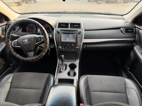 Used 2017 Toyota Camry SE FWD image 9
