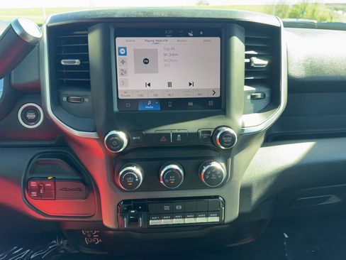 Used 2022 RAM 2500 Big Horn w/ Snow Chief Group AWD/4WD image 3