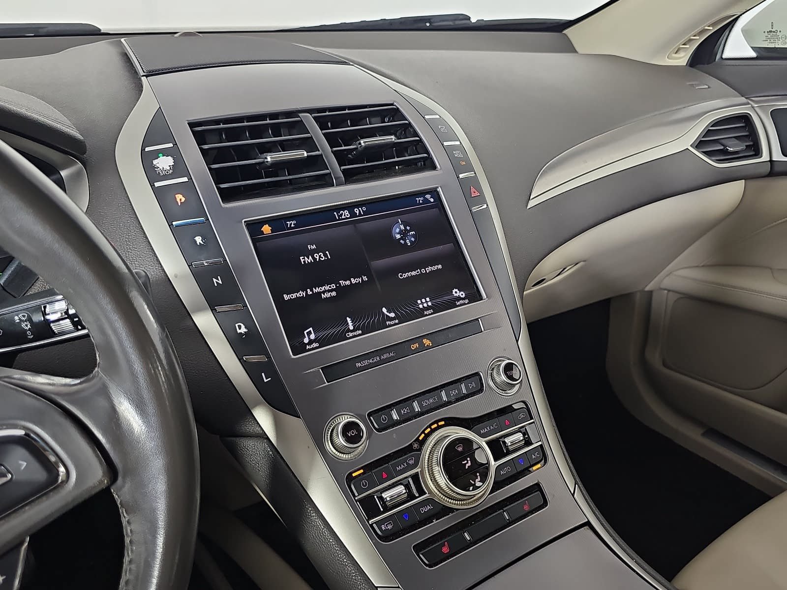 Used 2019 Lincoln MKZ Premiere FWD image 19