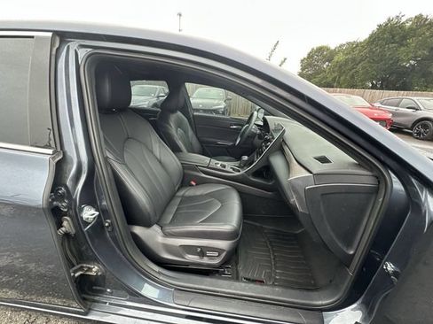 Used 2021 Toyota Avalon XLE FWD image 13