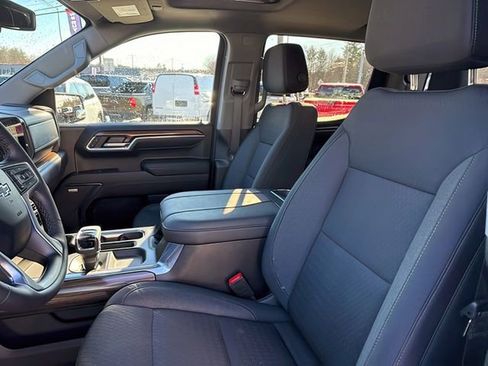 Used 2024 Chevrolet Silverado 1500 LT Trail Boss w/ Convenience Package II image 18