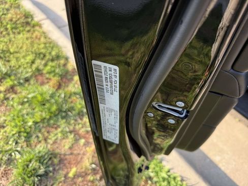 Certified 2024 Jeep Wagoneer L Series II w/ Flexible Seating Group AWD/4WD image 35