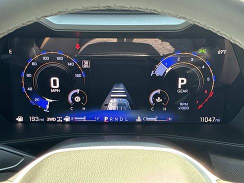 Used 2025 Chevrolet Colorado Trail Boss AWD/4WD image 28