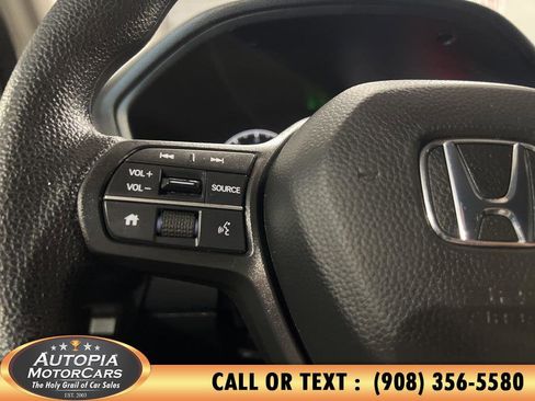 Used 2025 Honda HR-V LX image 21